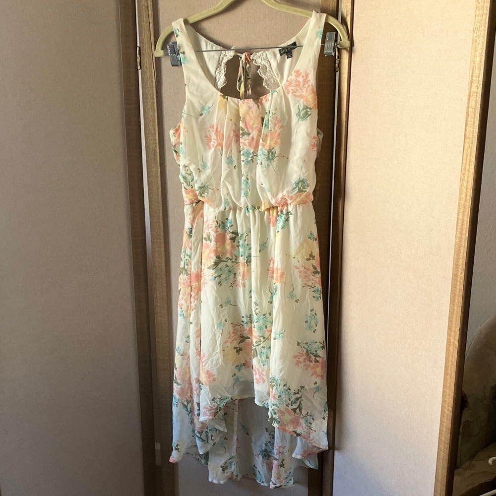 FINAL MARKDOWN Lily Rose Cream dress small